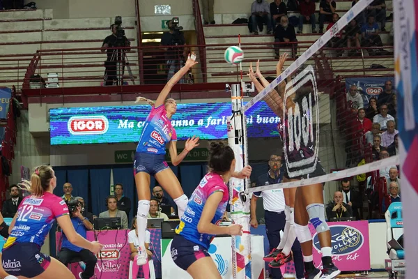 Voleibol Série Italiana A1 Campeonato Feminino Igor Gorgonzola Novara vs Unet E-Work Busto Arsizio — Fotografia de Stock