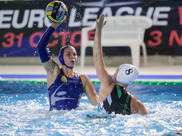 Mistrovství Evropy žen ve vodním pólu Zv De Zaan vs Kinef Surgutneftegas Kirishi — Stock fotografie