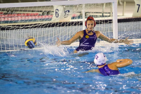 Wasserball Euroleague Frauen Meisterschaft kinef surgutneftegas kirishi vs dunaujvaros — Stockfoto