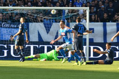 İtalyan Futbolu Serisi A Erkekler Şampiyonası Spal Napoli 'ye karşı