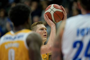 İtalya Basketbol Şampiyonası De Longhi Treviso Basket, Carpegna Prosciutto Basket Pesaro 'ya karşı