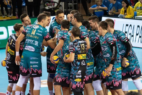 Volleyball italien supercup männer finale - sir safety perugia vs modena volley — Stockfoto