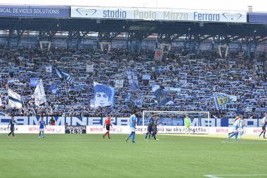 İtalyan Futbolu Serisi A Erkekler Şampiyonası Spal Napoli 'ye karşı