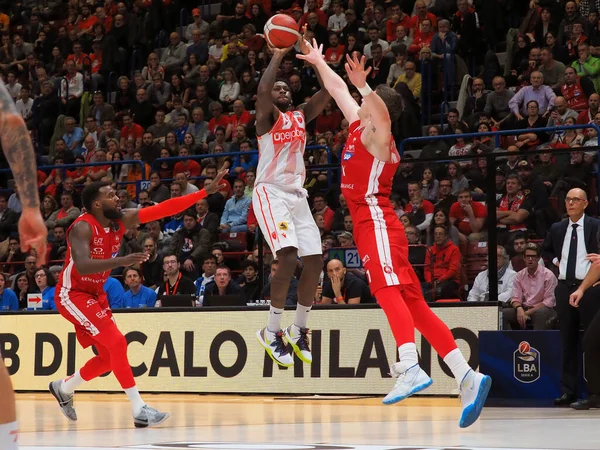 Baloncesto italiano Serie A Campeonato A jalá X Armani Exchange Olimpia Milano vs Openjobmetis Varese — Foto de Stock