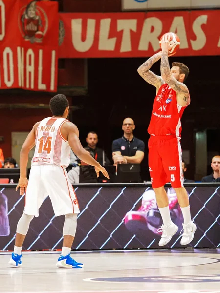 Baloncesto italiano Serie A Campeonato A jalá X Armani Exchange Olimpia Milano vs Openjobmetis Varese — Foto de Stock