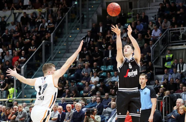 Baloncesto Eurocopa Segafredo Virtus Bolonia vs Ratiopharm Ulm — Foto de Stock