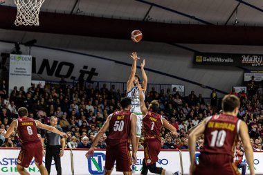 İtalya Basketbol Şampiyonası Umana Reyer Venezia Banco di Sardegna Sassari 'ye karşı