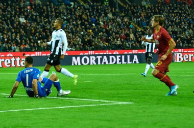 İtalyan Futbolu Serisi A Erkekler Şampiyonası Udinese Calcio Romanlara Karşı