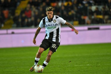 İtalyan Futbolu Serisi A Erkekler Şampiyonası Udinese Calcio Romanlara Karşı
