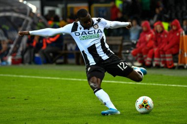 İtalyan Futbolu Serisi A Erkekler Şampiyonası Udinese Calcio Romanlara Karşı