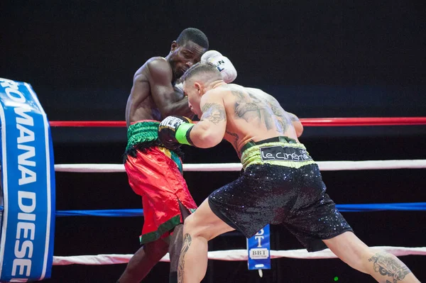 Boxe Magnesi vs Awuku (International Wbc Super Feather Weight Title) — Foto de Stock