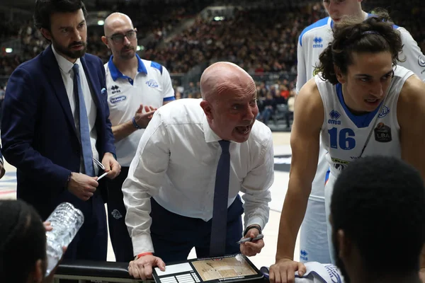 Baloncesto italiano Serie A Campeonato Segafredo Virtus Bolonia vs De Longhi Treviso Basket — Foto de Stock