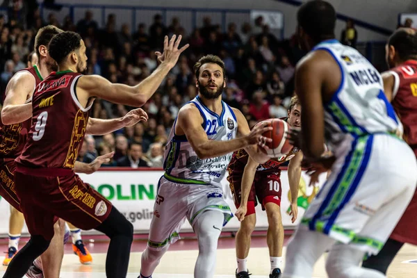 Championnat d'Italie de basket-ball A Serie Umana Reyer Venezia vs Banco di Sardegna Sassari — Photo