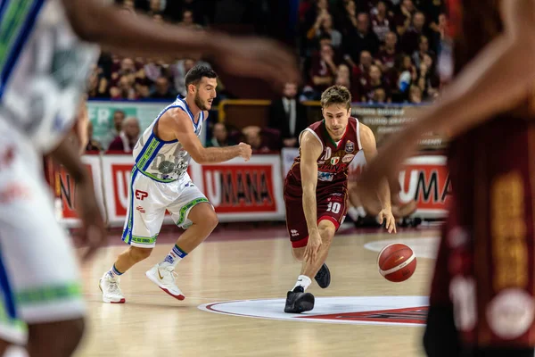 Baloncesto italiano Serie A Campeonato Umana Reyer Venezia vs Banco di Sardegna Sassari — Foto de Stock