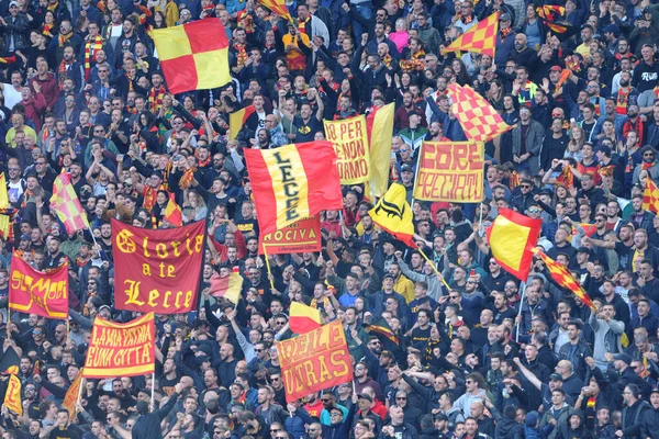 İtalyan Futbolu Serisi A Erkekler Şampiyonası Lazio Lecce 'ye karşı