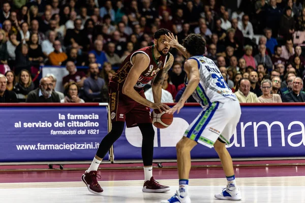 Baloncesto italiano Serie A Campeonato Umana Reyer Venezia vs Banco di Sardegna Sassari — Foto de Stock