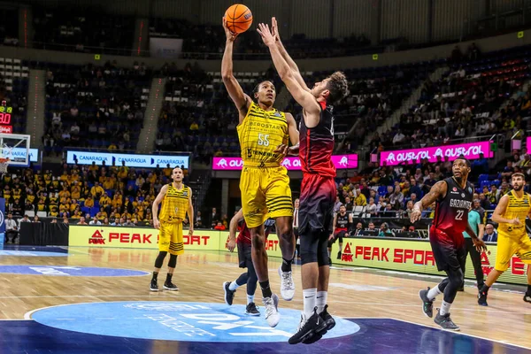 Basketbol Şampiyonlar Ligi Iberostar Tenerife Gaziantep 'e karşı — Stok fotoğraf