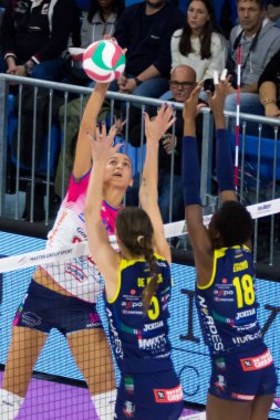 İtalyan Süper Kupa Kadını Imoco Volley Conegliano Igor Volley Novara 'ya karşı