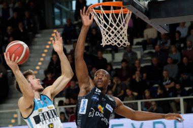 İtalyan Basketbol Şampiyonası Dolomiti Enerji Sepeti Trentino Vanoli Basket Cremona 'ya karşı