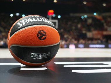 Basketbol Euroleague Şampiyonluğu Ax Armani Borsası Milano 'ya karşı Crvena Zvezda Dağı Belgrado