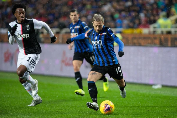 İtalyan Futbolu Serisi A Erkekler Şampiyonası Atalanta Juventus 'a karşı