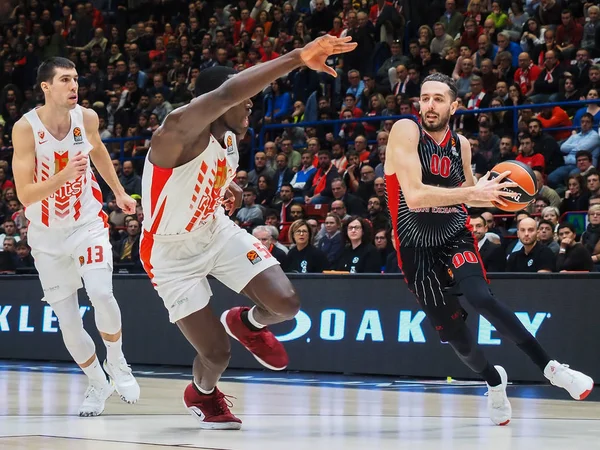 Baloncesto Euroliga AX Armani Exchange Milano vs Crvena Zvezda Mts Belgrado — Foto de Stock