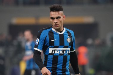 İtalya Futbol Serisi A Erkekler Şampiyonası Romanlara Karşı