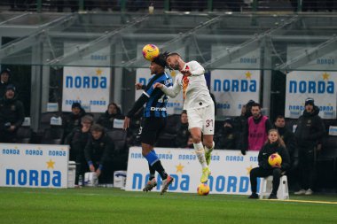 İtalya Futbol Serisi A Erkekler Şampiyonası Romanlara Karşı