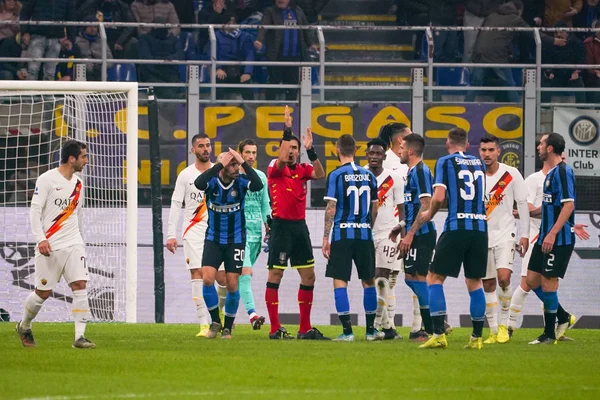 Italiaans kampioenschap voetbal Serie A voor mannen Inter vs Roma — Stockfoto