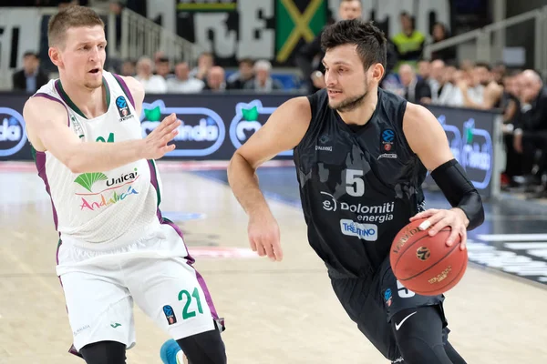 Baloncesto Eurocopa Dolomiti Energia Trento vs Unicaja Málaga — Foto de Stock