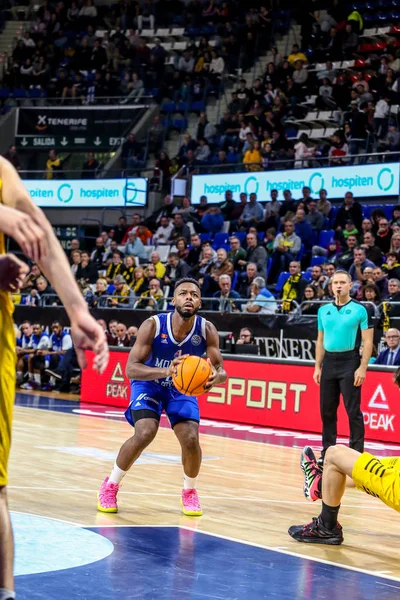 Basketbalová liga mistrů Iberostar Tenerife vs Kk Mornar Bar — Stock fotografie