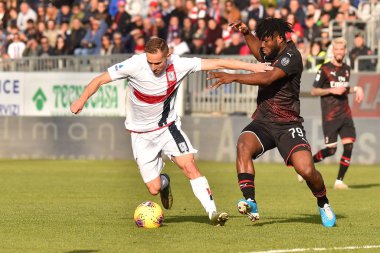 İtalyan Futbol Serisi A Erkekler Şampiyonası Cagliari, Ac Milan 'a karşı.
