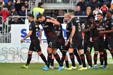 İtalyan Futbol Serisi A Erkekler Şampiyonası Cagliari, Ac Milan 'a karşı.
