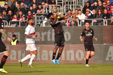 İtalyan Futbol Serisi A Erkekler Şampiyonası Cagliari, Ac Milan 'a karşı.