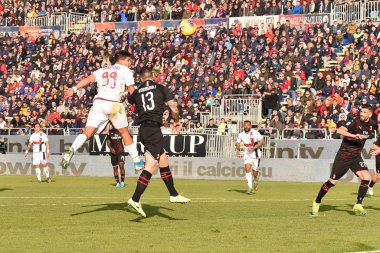 İtalyan Futbol Serisi A Erkekler Şampiyonası Cagliari, Ac Milan 'a karşı.