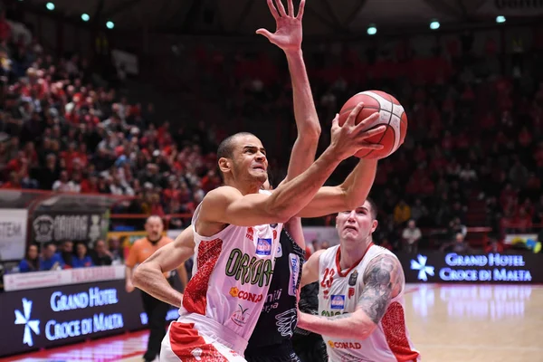 Baloncesto italiano Serie A Campeonato OriOra Pistoia vs Dolomiti Energia Basket Trentino — Foto de Stock