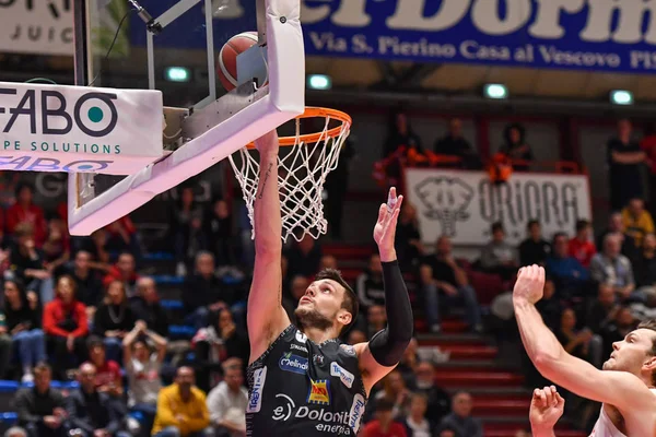 Baloncesto italiano Serie A Campeonato OriOra Pistoia vs Dolomiti Energia Basket Trentino — Foto de Stock