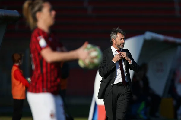 Italienische fussball serie eine weibliche meisterschaft ac milan vs empoli ladies — Stockfoto