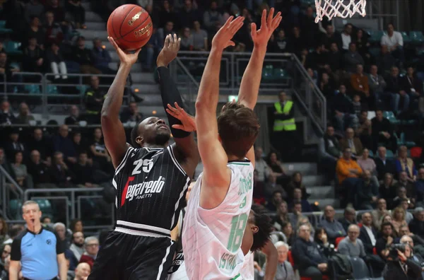 Baloncesto Eurocopa Segafredo Virtus Bolonia vs Darussafaka Tekfen Estambul — Foto de Stock