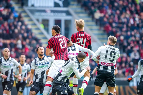 Olasz labdarúgó Serie A Men Championship Milánó vs Udinese — Stock Fotó