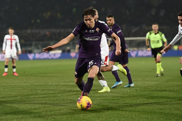İtalyan Serisi A futbol maçı Acf Fiorentina Cenova Cfc 'ye karşı