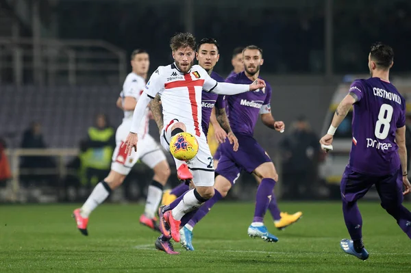 İtalyan Serisi A futbol maçı Acf Fiorentina Cenova Cfc 'ye karşı