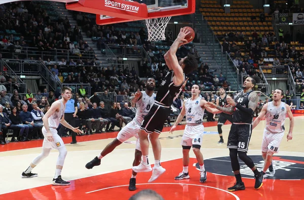 Baloncesto Eurocopa Segafredo Virtus Bolonia vs Dolomiti Energia Trento — Foto de Stock