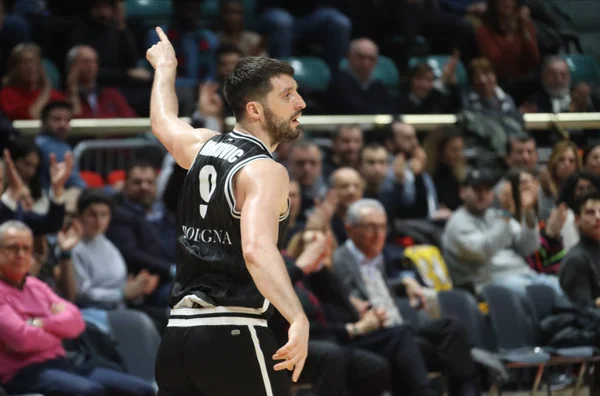 Basketbal Eurocup kampioenschap Segafredo Virtus Bologna vs Dolomiti Energia Trento — Stockfoto