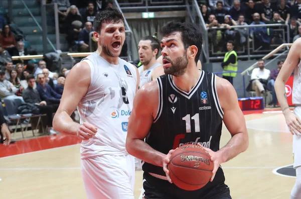 Baloncesto Eurocopa Segafredo Virtus Bolonia vs Dolomiti Energia Trento — Foto de Stock