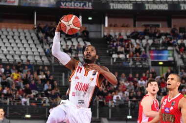 İtalyan Basketbol Şampiyonası Virtus Roma, Oriora Pistoia 'ya karşı