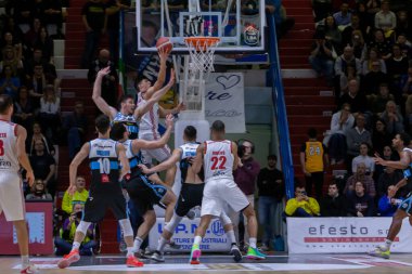 İtalyan Basketbol Şampiyonası Vanoli Basket Cremona, Grissin Bon Reggio Emilia 'ya karşı