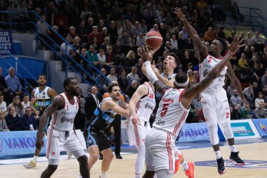 İtalyan Basketbol Şampiyonası Vanoli Basket Cremona, Grissin Bon Reggio Emilia 'ya karşı