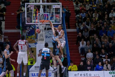 İtalyan Basketbol Şampiyonası Vanoli Basket Cremona, Grissin Bon Reggio Emilia 'ya karşı