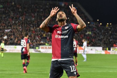 İtalyan Serisi A futbol maçı Cagliari Parma 'ya karşı